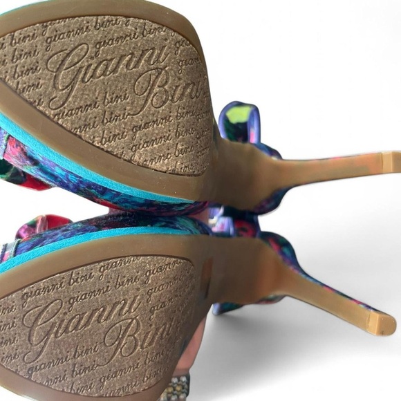 Gianni Bini Watercolor Platform Heels • Ruffle Peep Toe • Size 7.5 - Picture 7 of 9